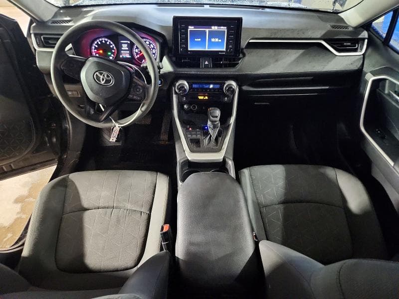 2021 TOYOTA RAV4 XLE XLE 8