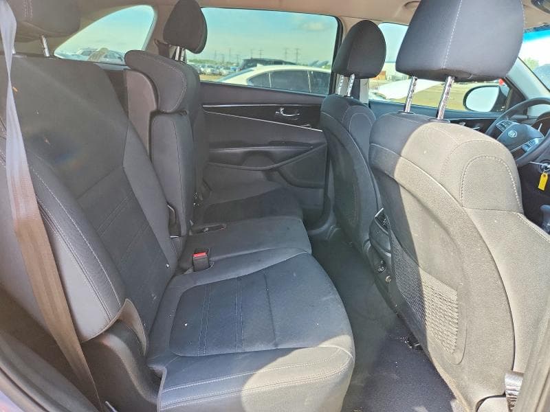 2020 KIA SORENTO S 10