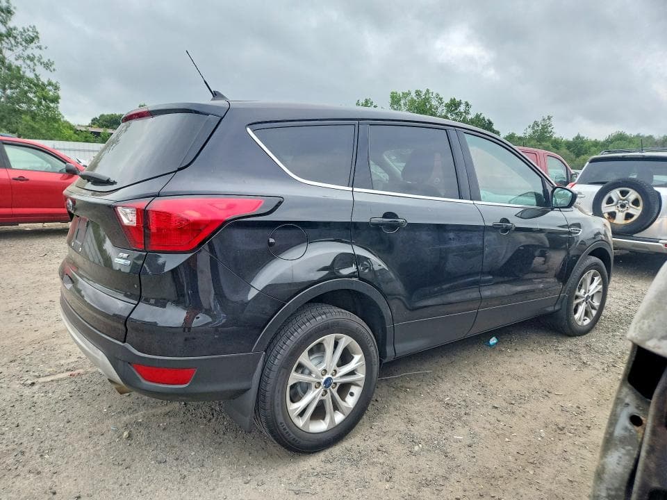 2019 FORD ESCAPE SE 3