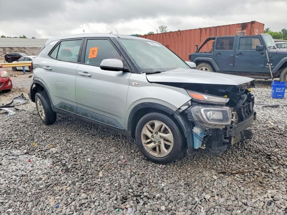 2021 HYUNDAI VENUE SE SE 4
