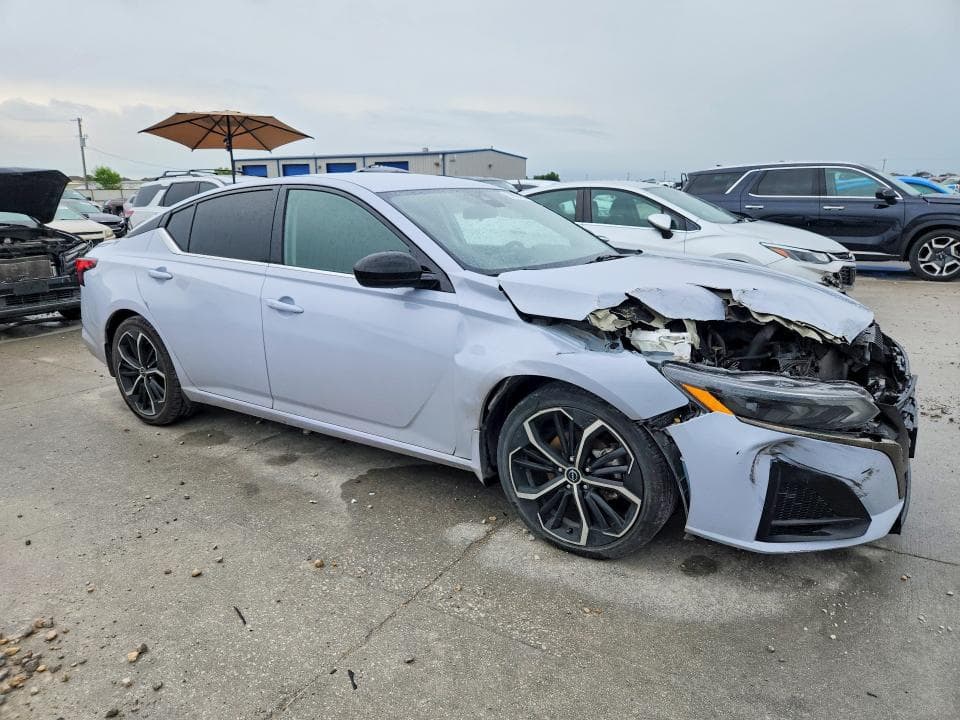 2023 NISSAN ALTIMA SR SR 4
