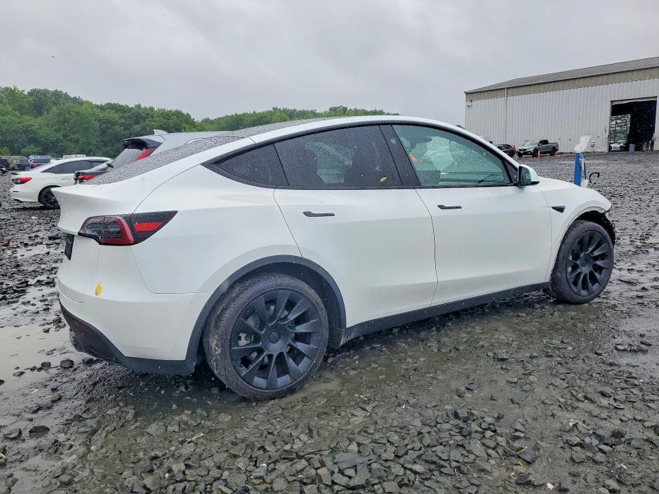 2023 TESLA MODEL Y 3
