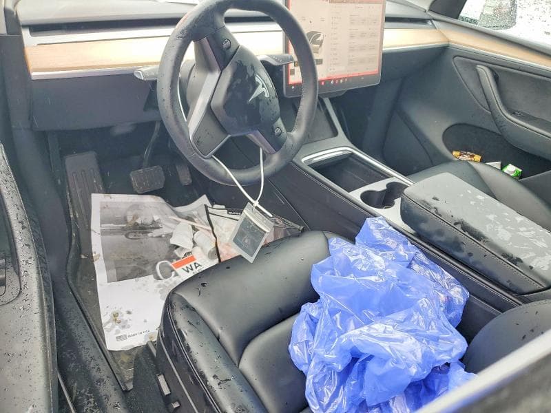 2023 TESLA MODEL Y 8