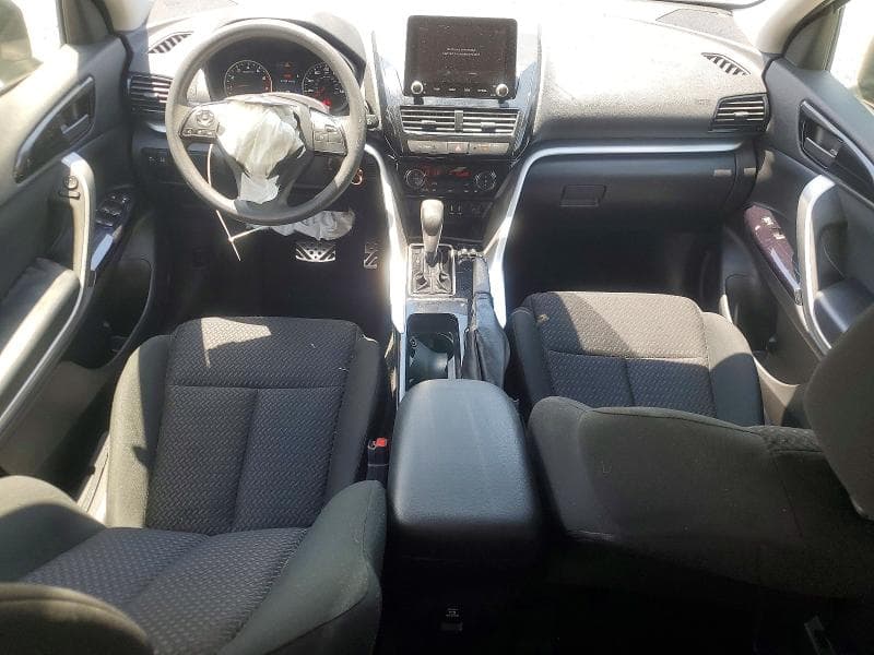 2022 MITSUBISHI ECLIPSE CROSS LE 8