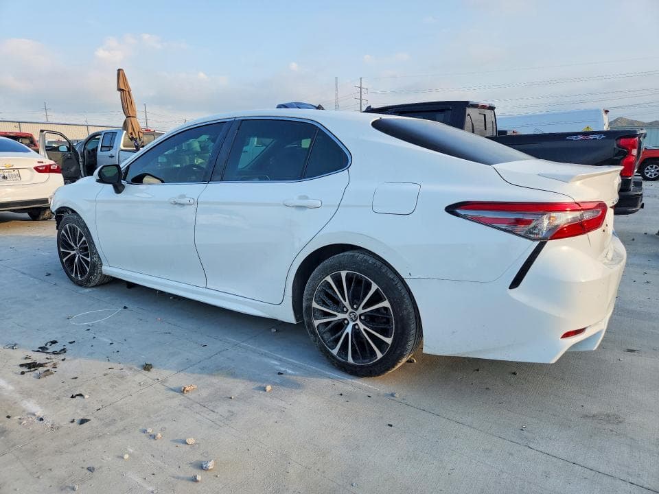 2018 TOYOTA CAMRY SE SE 2