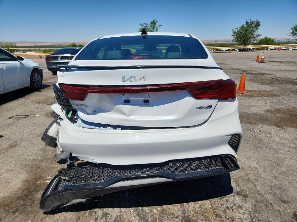 2024 KIA FORTE GT LINE 6