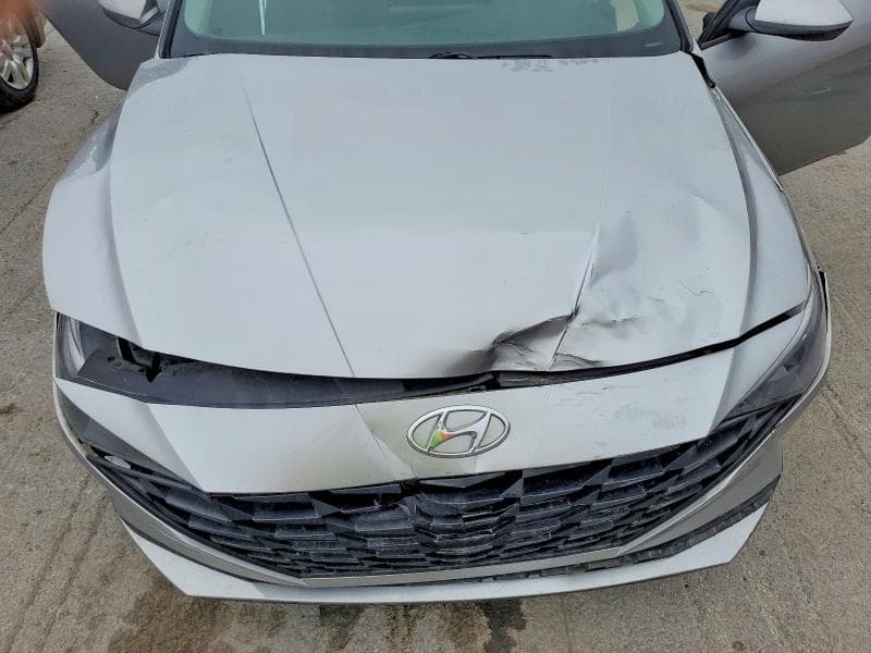 2022 HYUNDAI ELANTRA SE 11