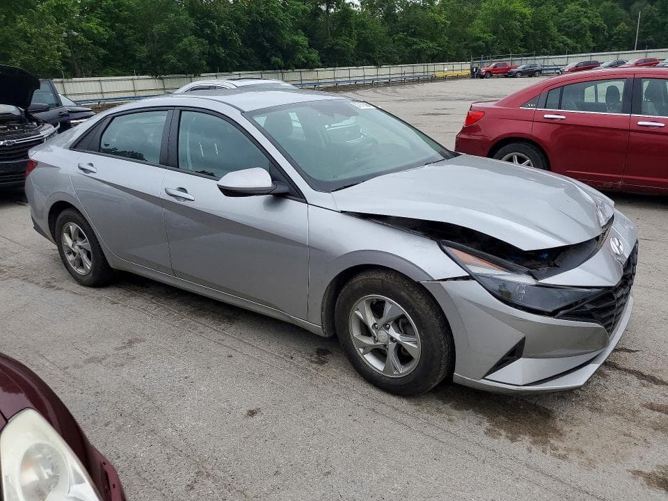 2022 HYUNDAI ELANTRA SE 4