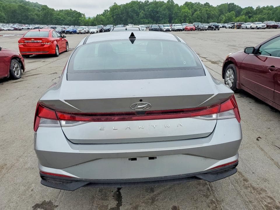 2022 HYUNDAI ELANTRA SE 6