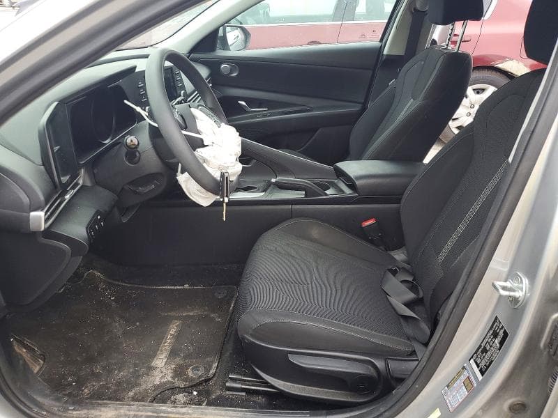 2022 HYUNDAI ELANTRA SE 7