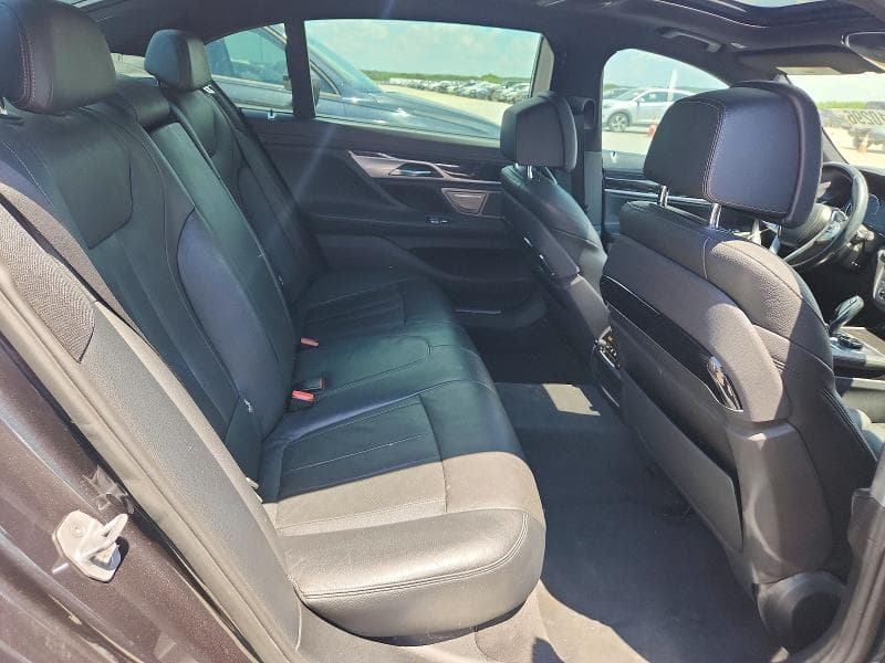 2017 BMW 740 XI 10