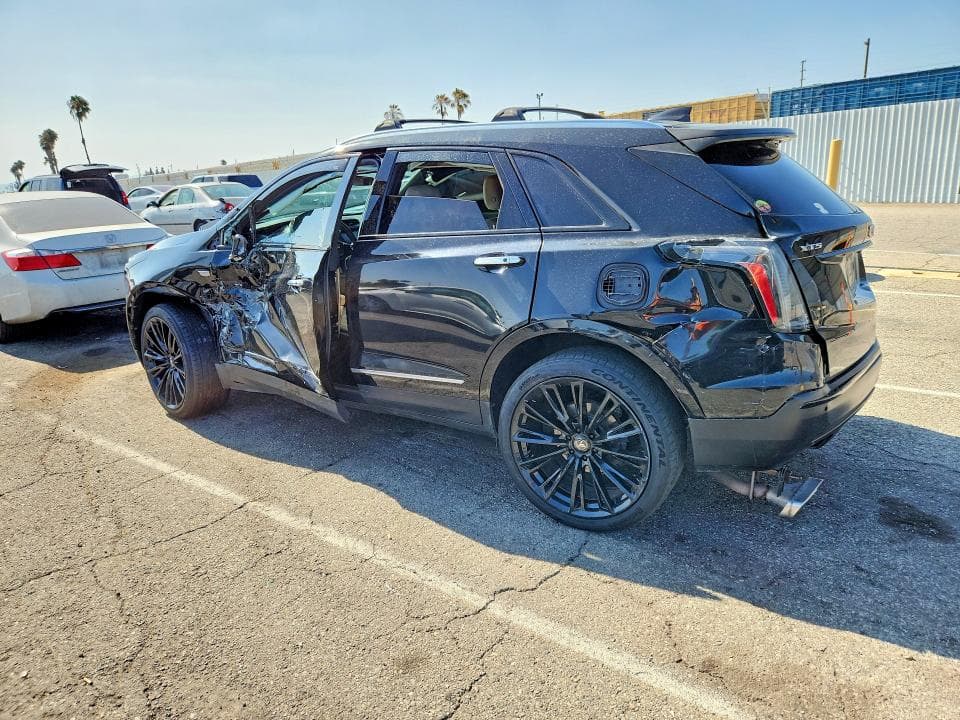 2017 CADILLAC XT5 2