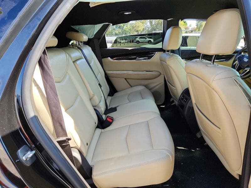 2017 CADILLAC XT5 11