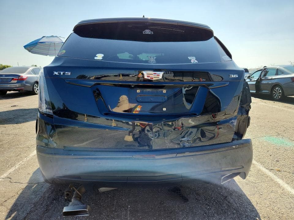 2017 CADILLAC XT5 6