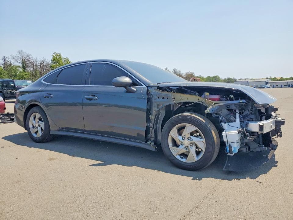 2025 HYUNDAI SONATA SE 4