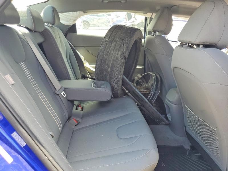2024 HYUNDAI ELANTRA SEL 10