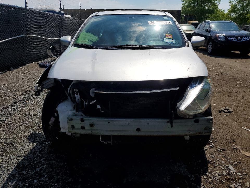 2018 NISSAN VERSA SV 5