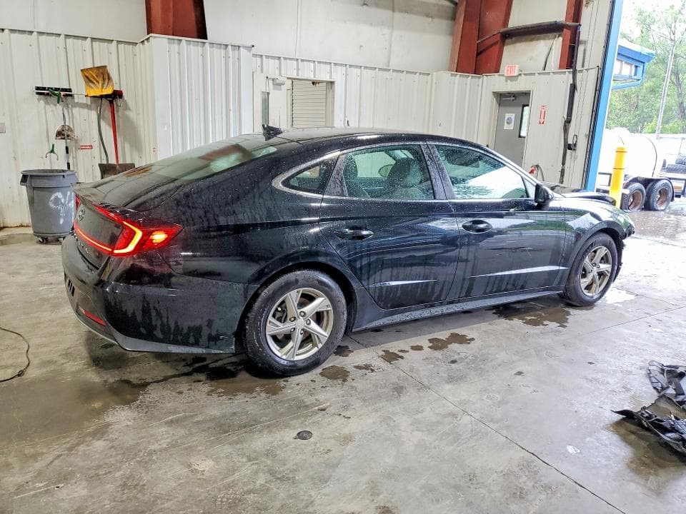 2021 HYUNDAI SONATA SE 3