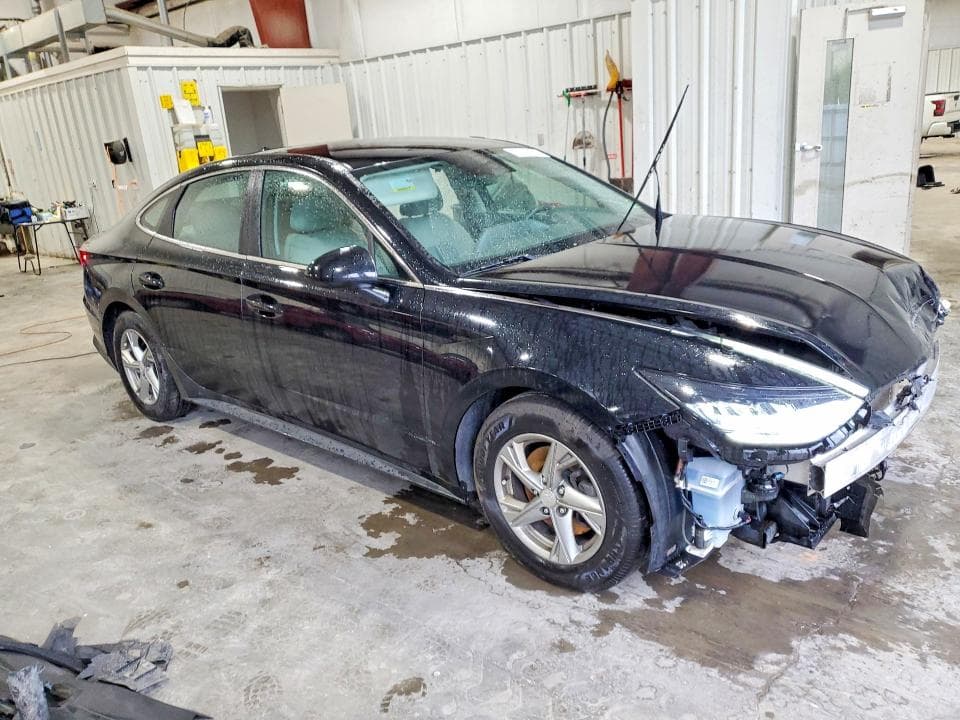 2021 HYUNDAI SONATA SE 4