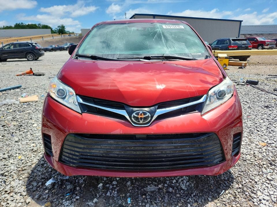 2020 TOYOTA SIENNA LE 5