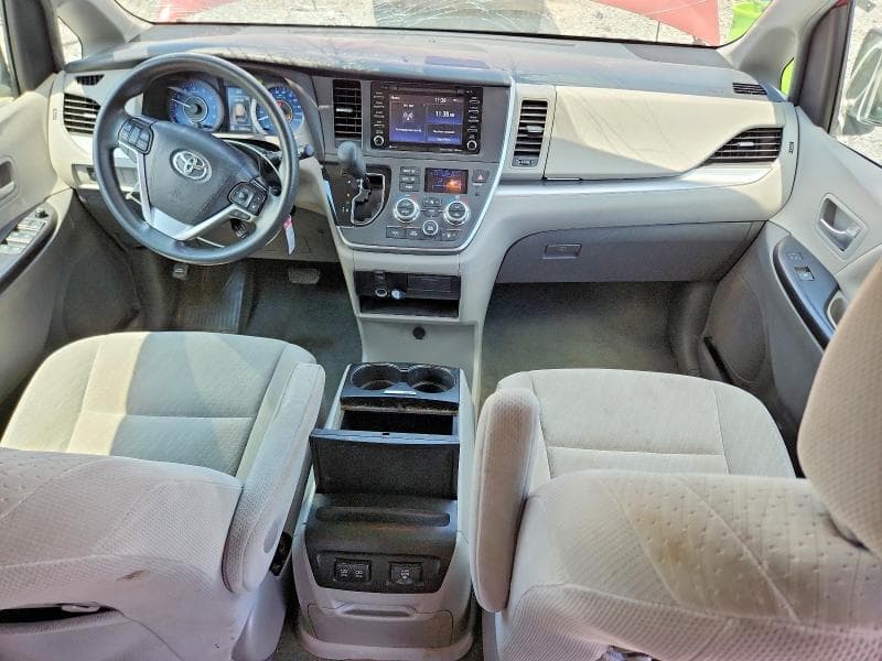 2020 TOYOTA SIENNA LE 8