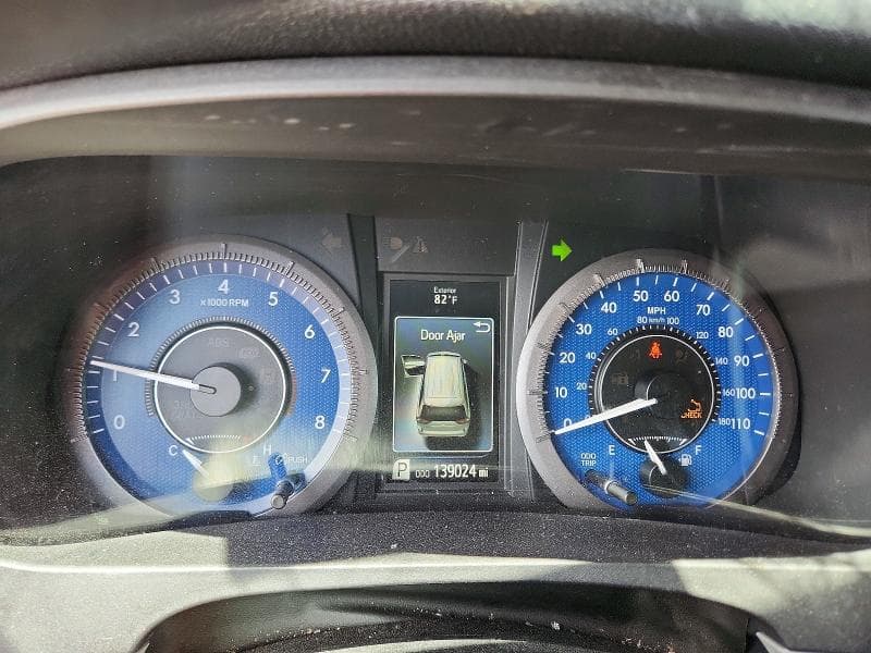 2020 TOYOTA SIENNA LE 9