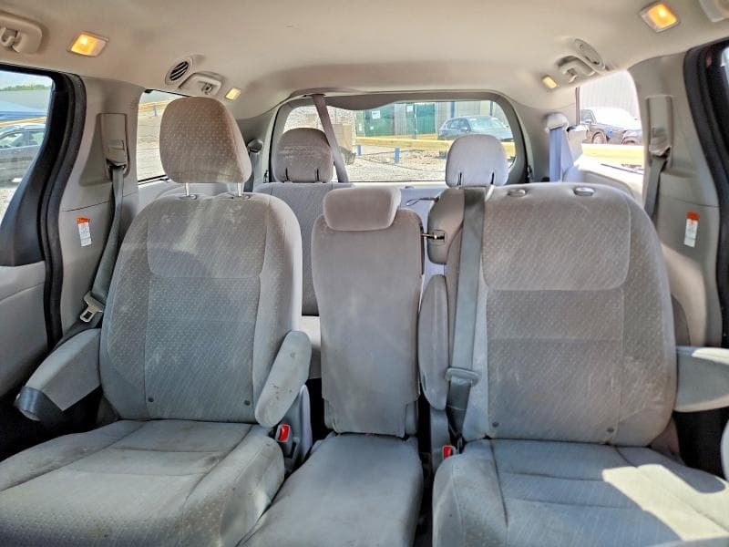 2020 TOYOTA SIENNA LE 10
