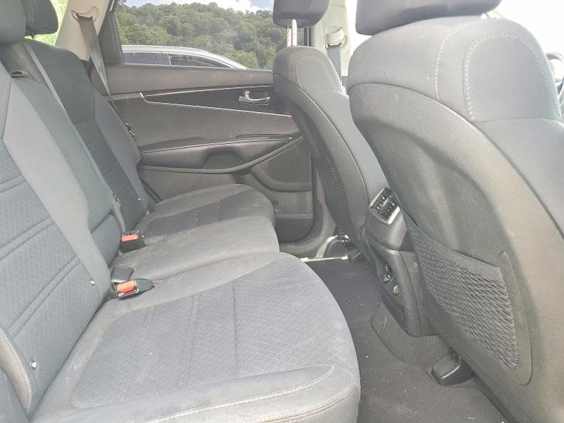 2019 KIA SORENTO LX 11