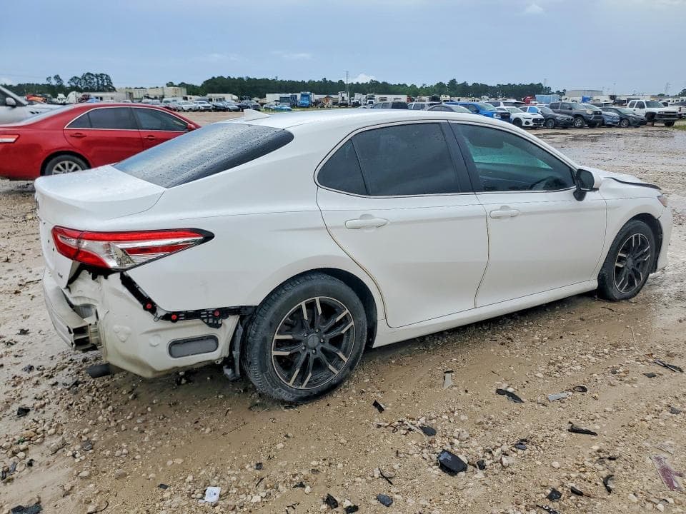 2019 TOYOTA CAMRY LE 3