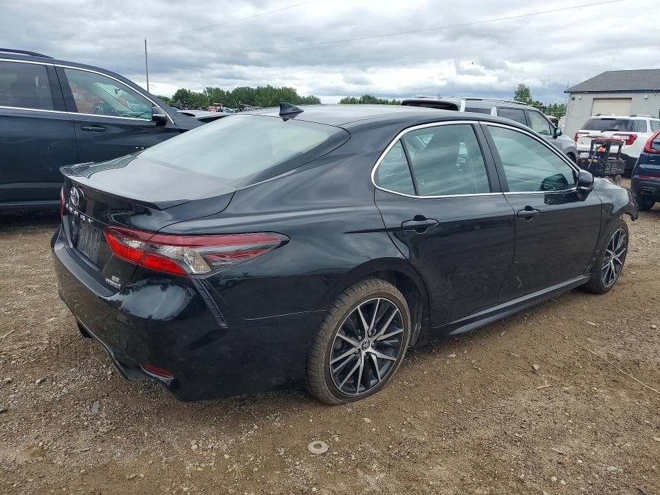 2023 TOYOTA CAMRY HYBRID SE 3