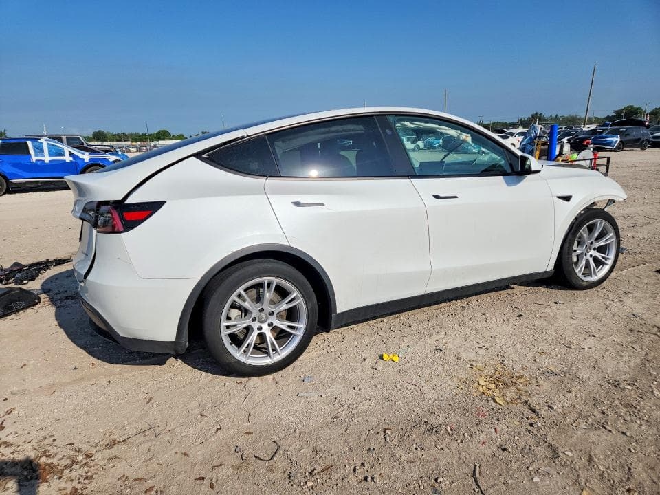 2023 TESLA MODEL Y 3