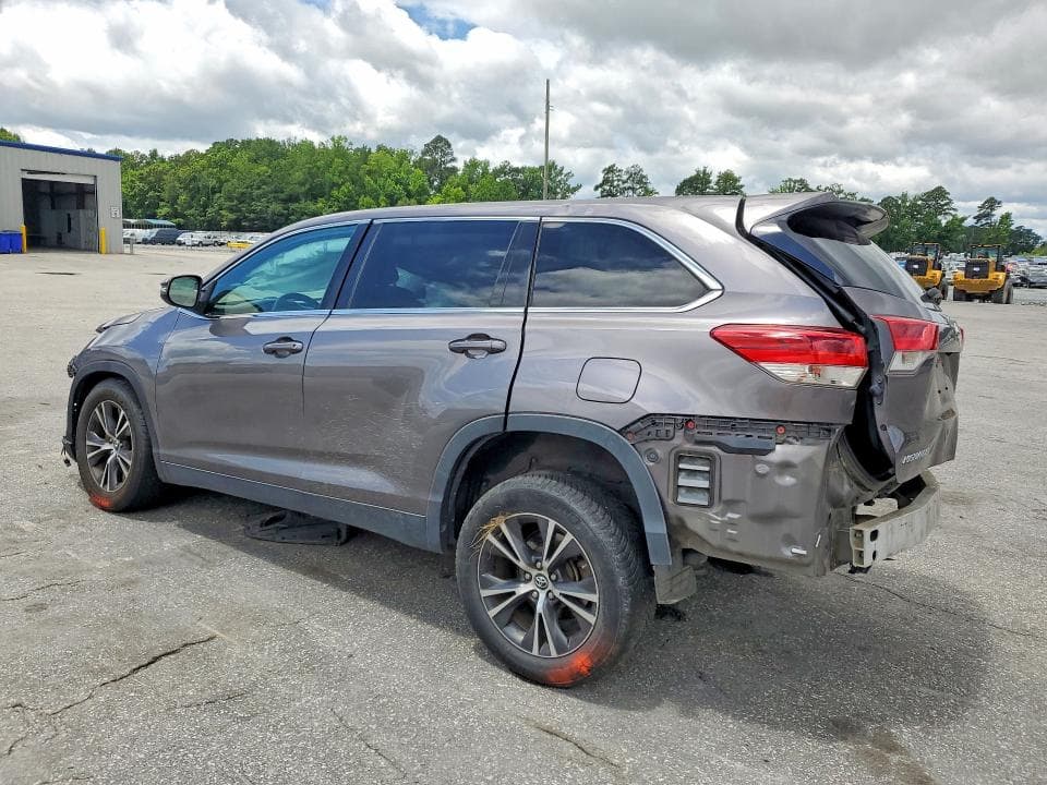 2019 TOYOTA HIGHLANDER LE 2