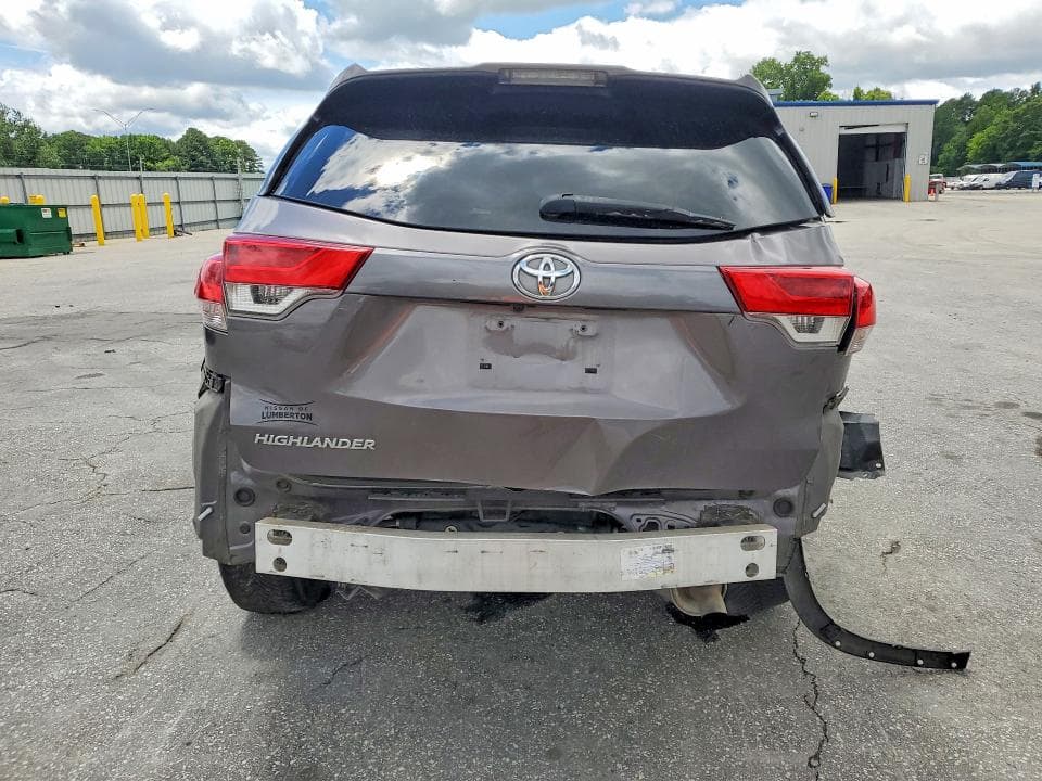 2019 TOYOTA HIGHLANDER LE 6