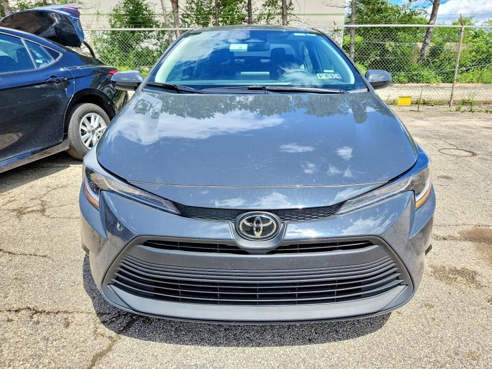 2025 TOYOTA COROLLA LE 5