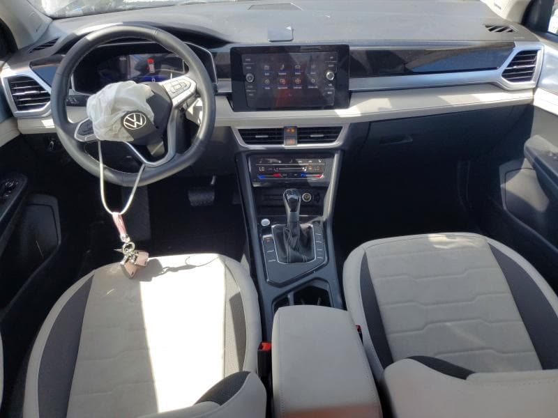 2025 VOLKSWAGEN TAOS SE 8