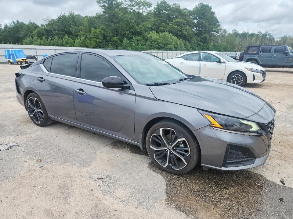 2024 NISSAN ALTIMA SR 4