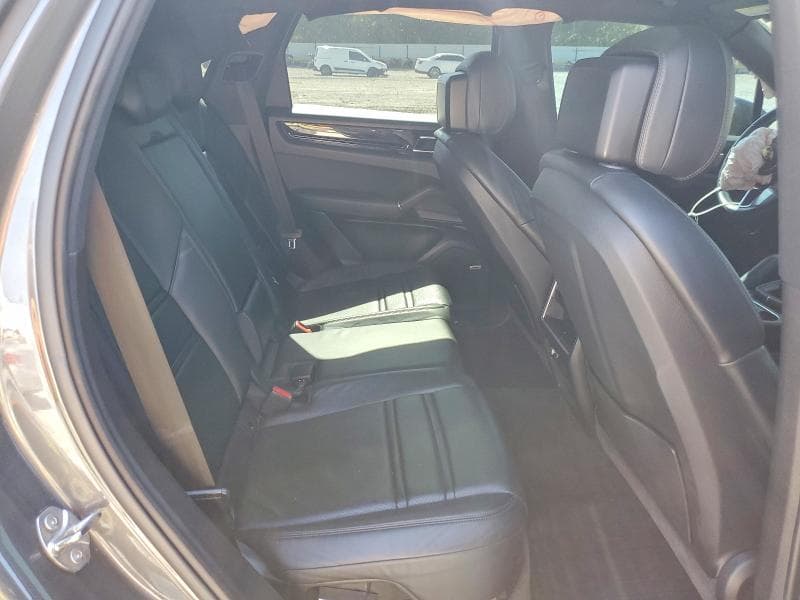 2020 PORSCHE CAYENNE 11