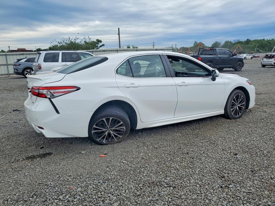 2018 TOYOTA CAMRY 3