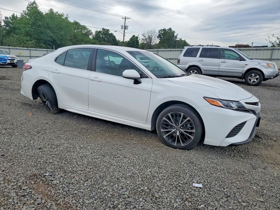 2018 TOYOTA CAMRY 4