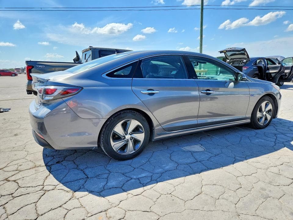 2017 HYUNDAI SONATA HYBRID LIMITED 3