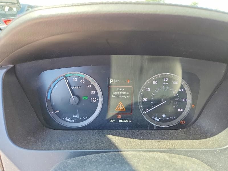 2017 HYUNDAI SONATA HYBRID LIMITED 9
