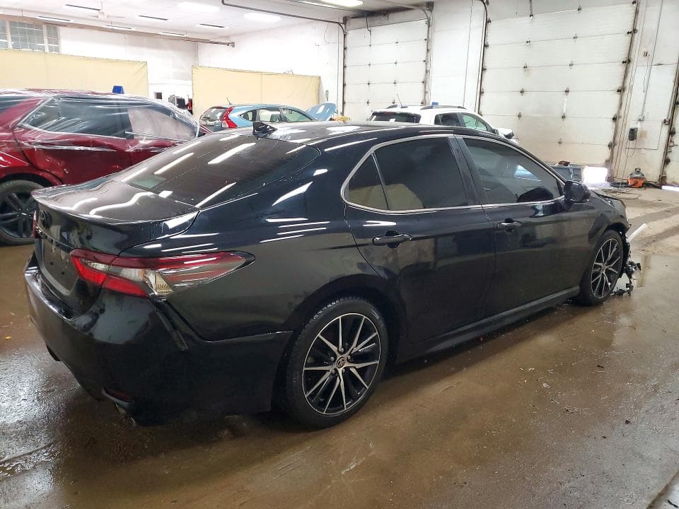 2022 TOYOTA CAMRY SE SE 3