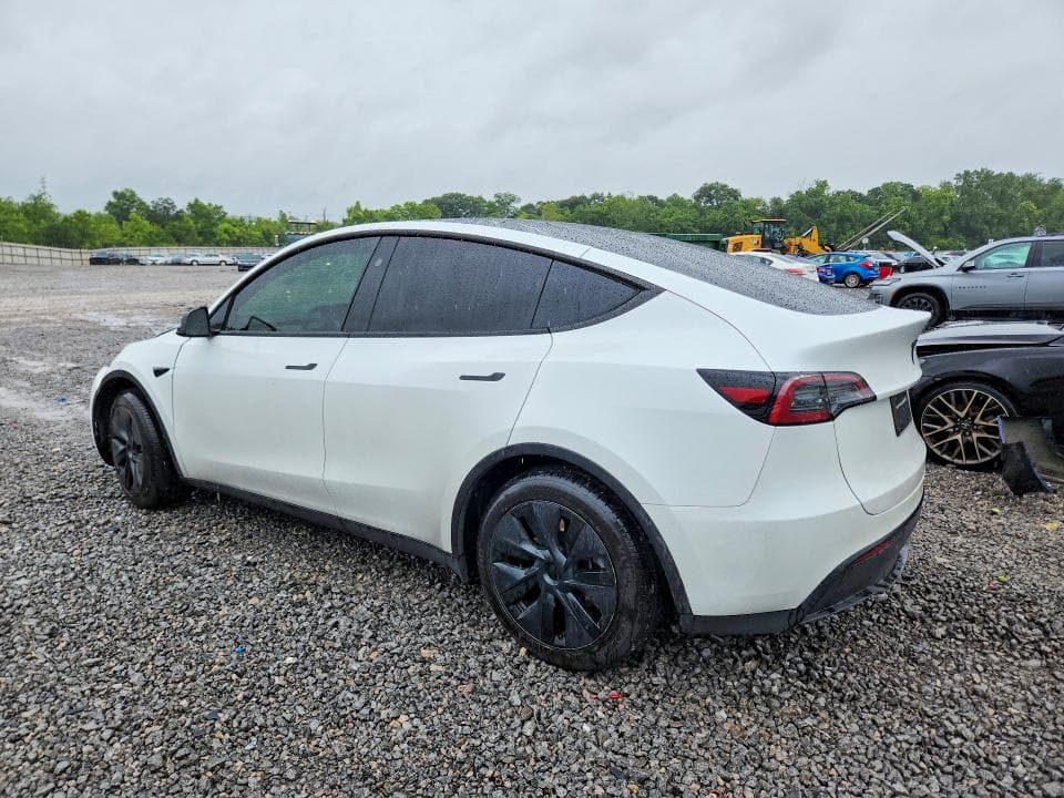 2024 TESLA MODEL Y 2