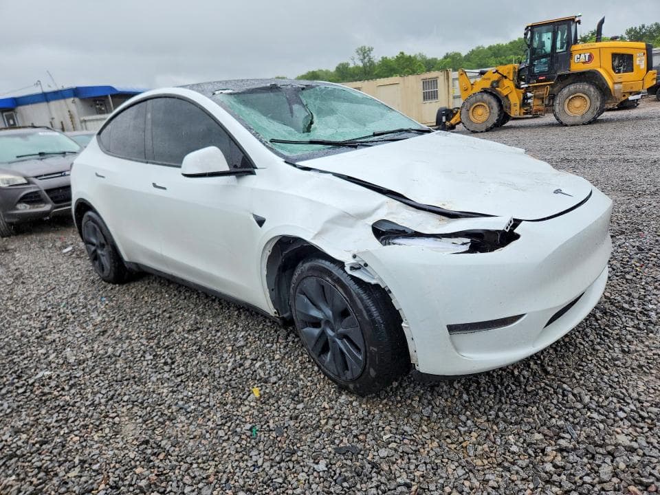 2024 TESLA MODEL Y 4