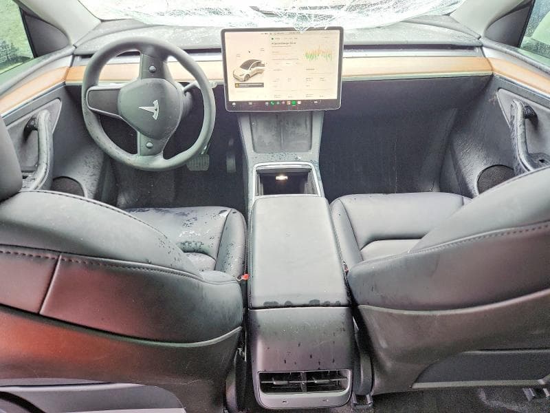 2024 TESLA MODEL Y 8
