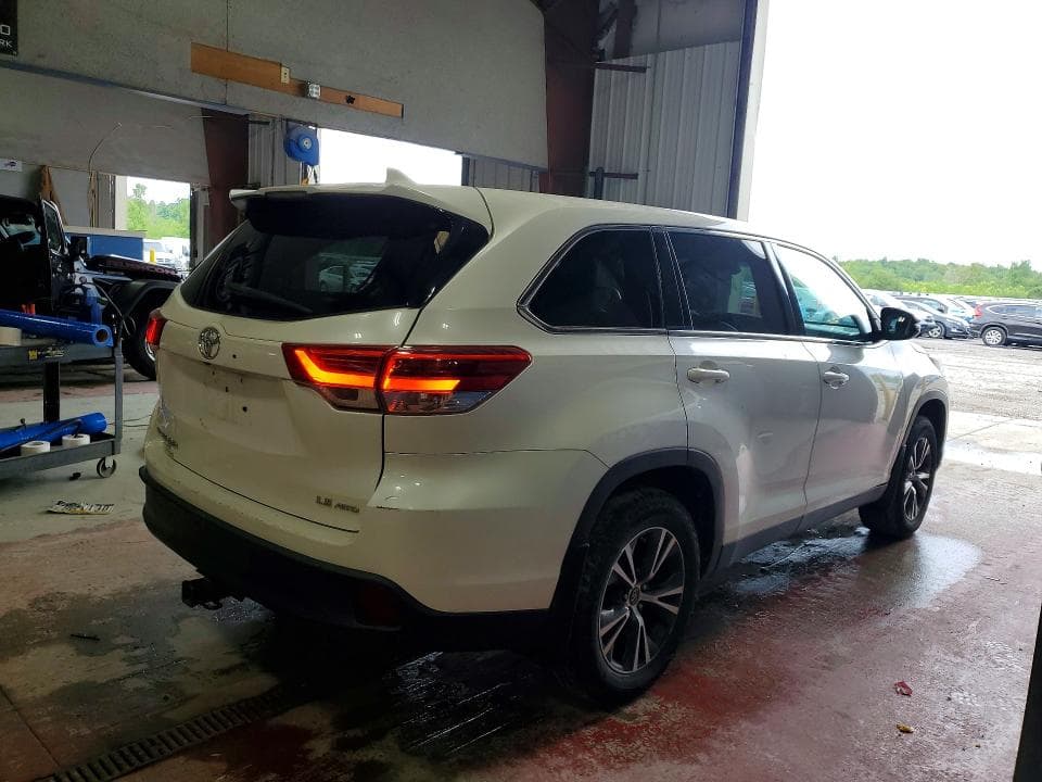 2019 TOYOTA HIGHLANDER LE PLUS LE PLUS 4