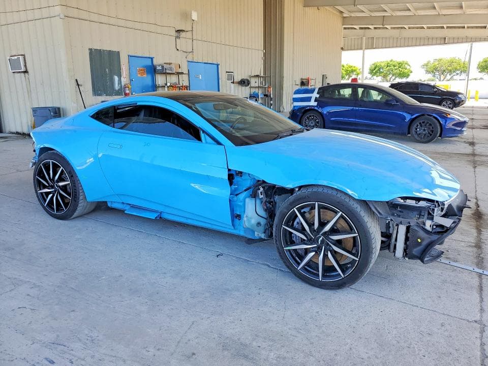 2019 ASTON MARTIN VANTAGE 4