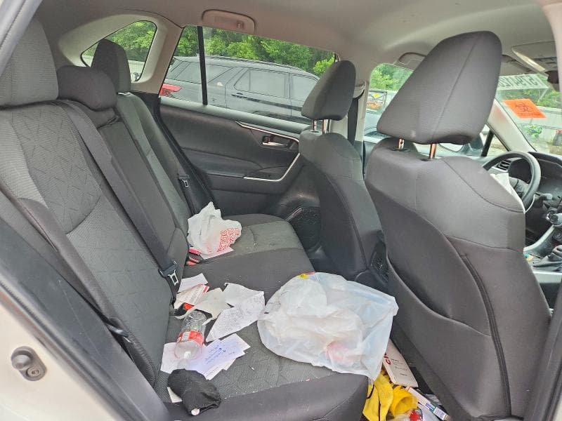2024 TOYOTA RAV4 XLE 11