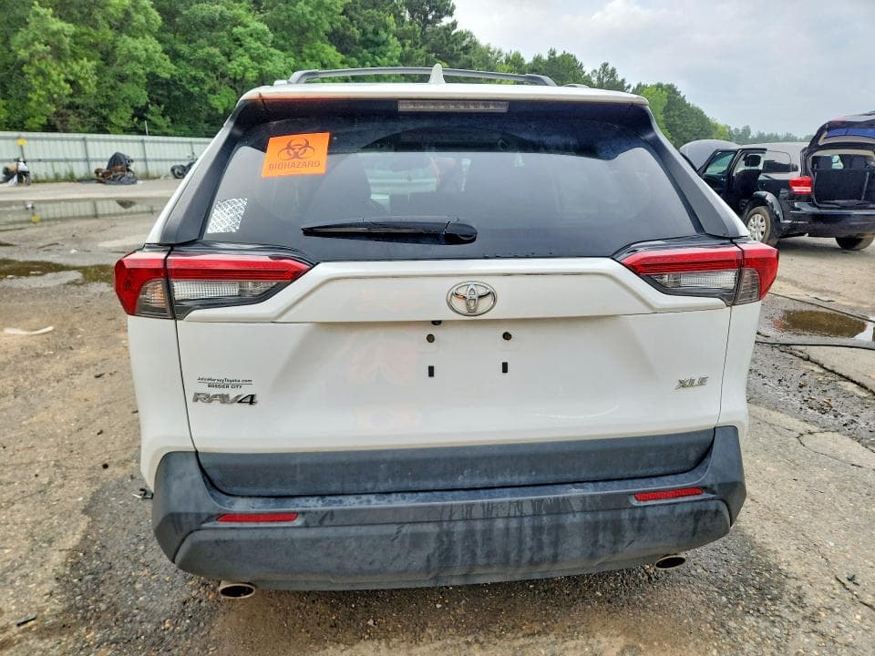 2024 TOYOTA RAV4 XLE 6