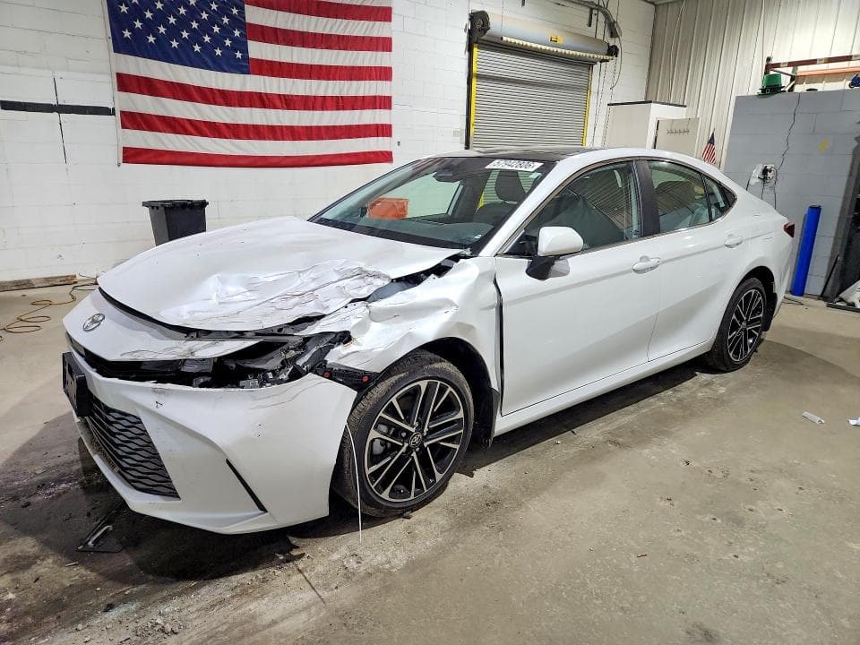 2026 TOYOTA CAMRY XLE - 1
